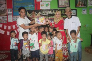 foto komunitas istana barat bakti sosial