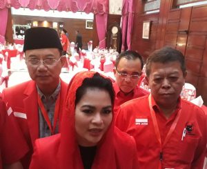 foto puti berkunjung di kediaman rumah dinas wali kota surabaya