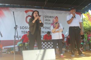 foto anggota komisi xi dpr ri bersama perwakilan ojk