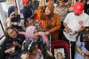 foto soft launching Suroboyo Bus