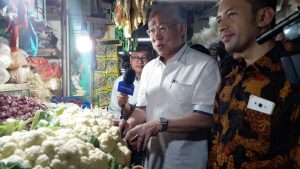 foto kementerian perdagangan ri sidak di pasar tradisional surabaya