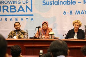 foto wali kota surabaya bersama unicef